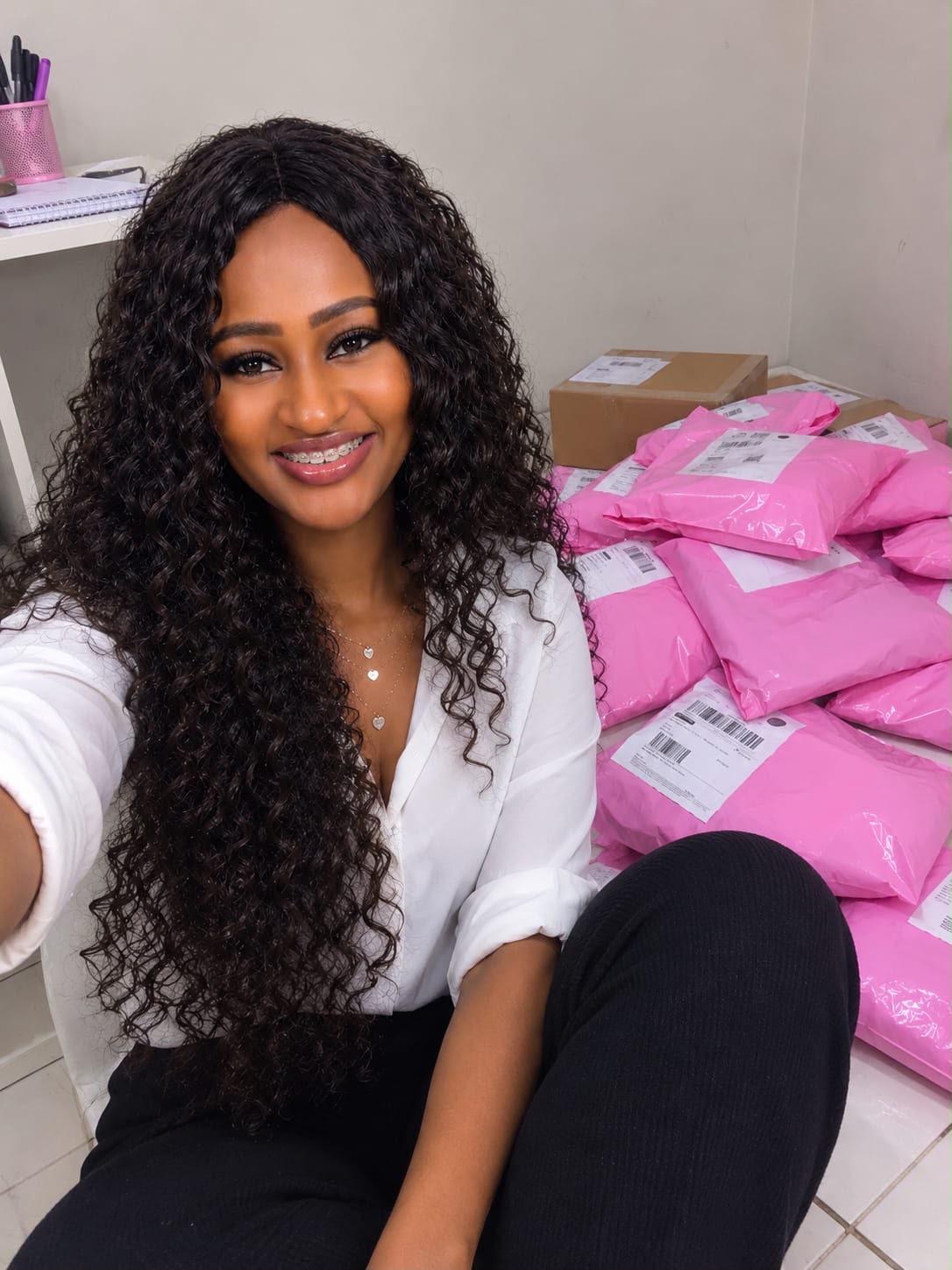Juliana Oliveira, CEO da LuxyHairBrasil